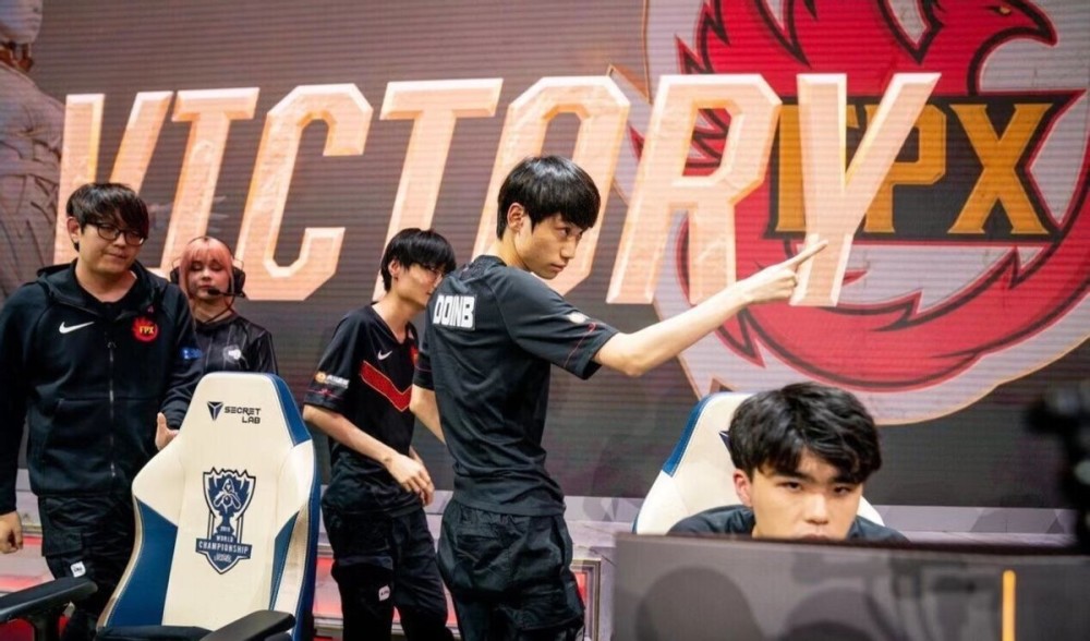 蛇形运球 蛇形运球